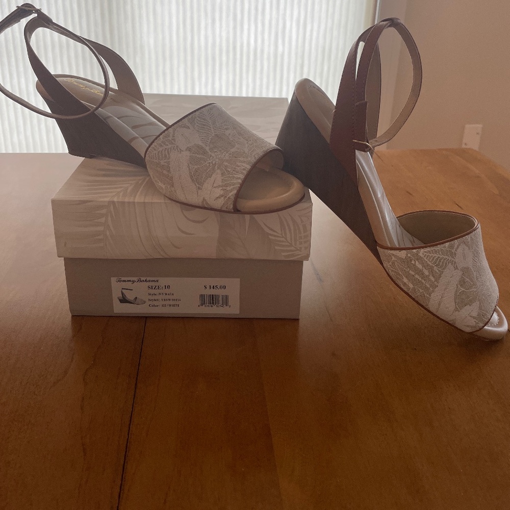 Tommy Bahama Sandal Size 10 White Linen Pattern